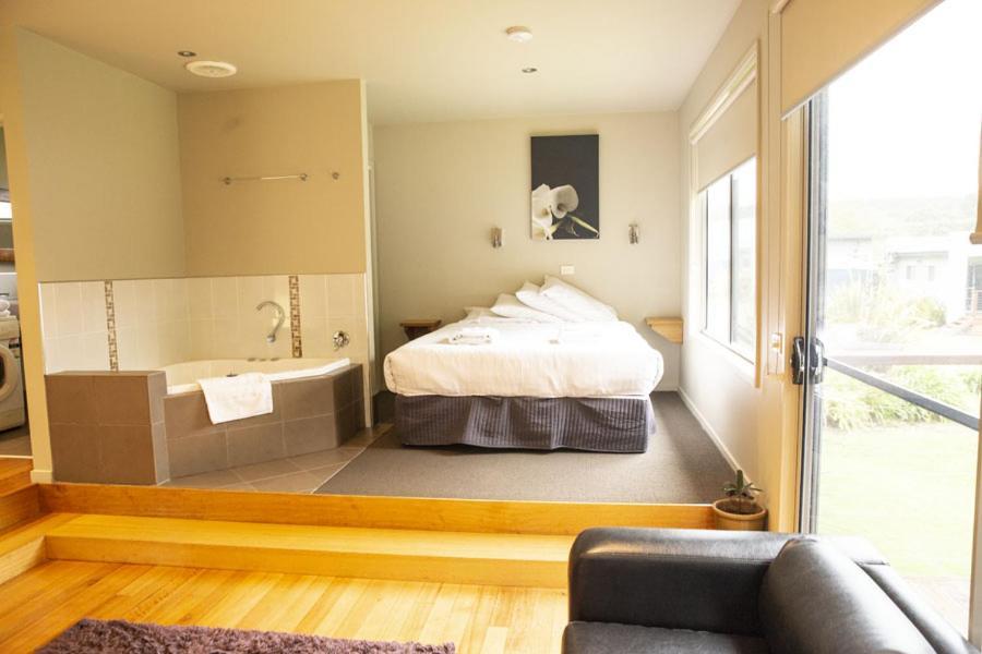 Little Norfolk Bay Events And Chalets Taranna Bagian luar foto