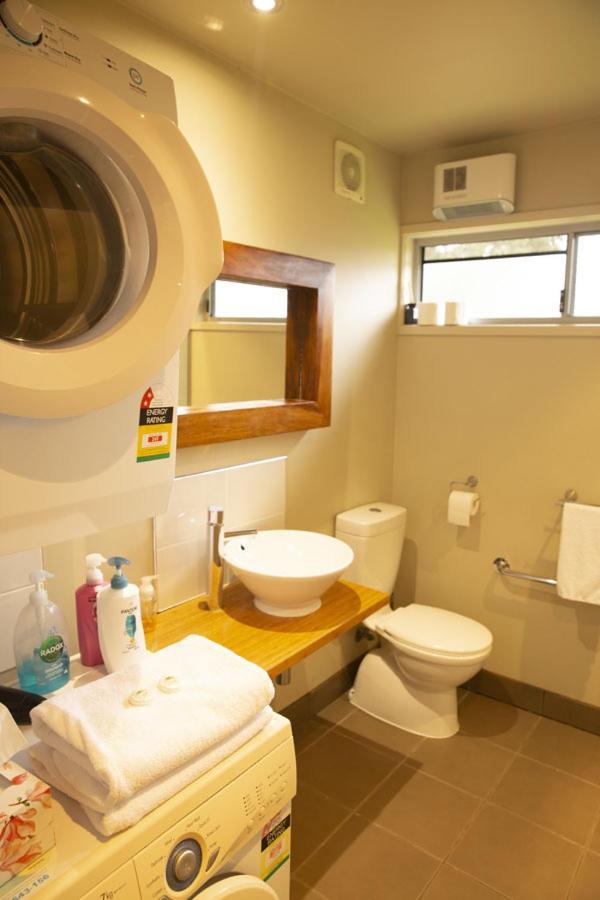 Little Norfolk Bay Events And Chalets Taranna Bagian luar foto